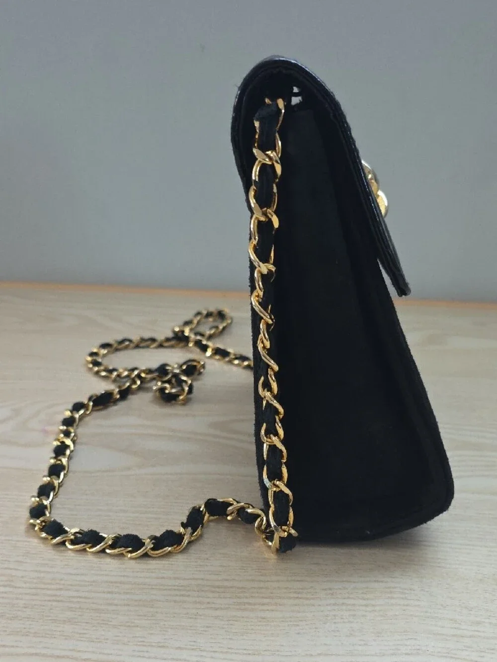 VINTAGE Magid Black Women's Chain Shoulder Bag with Gold Accent